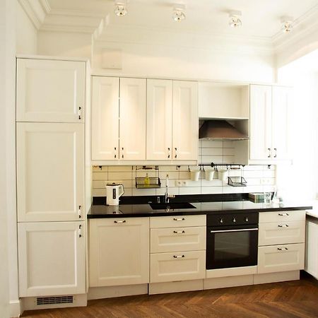 City Center - Golden Apartments - Dobr11A Варшава Екстериор снимка