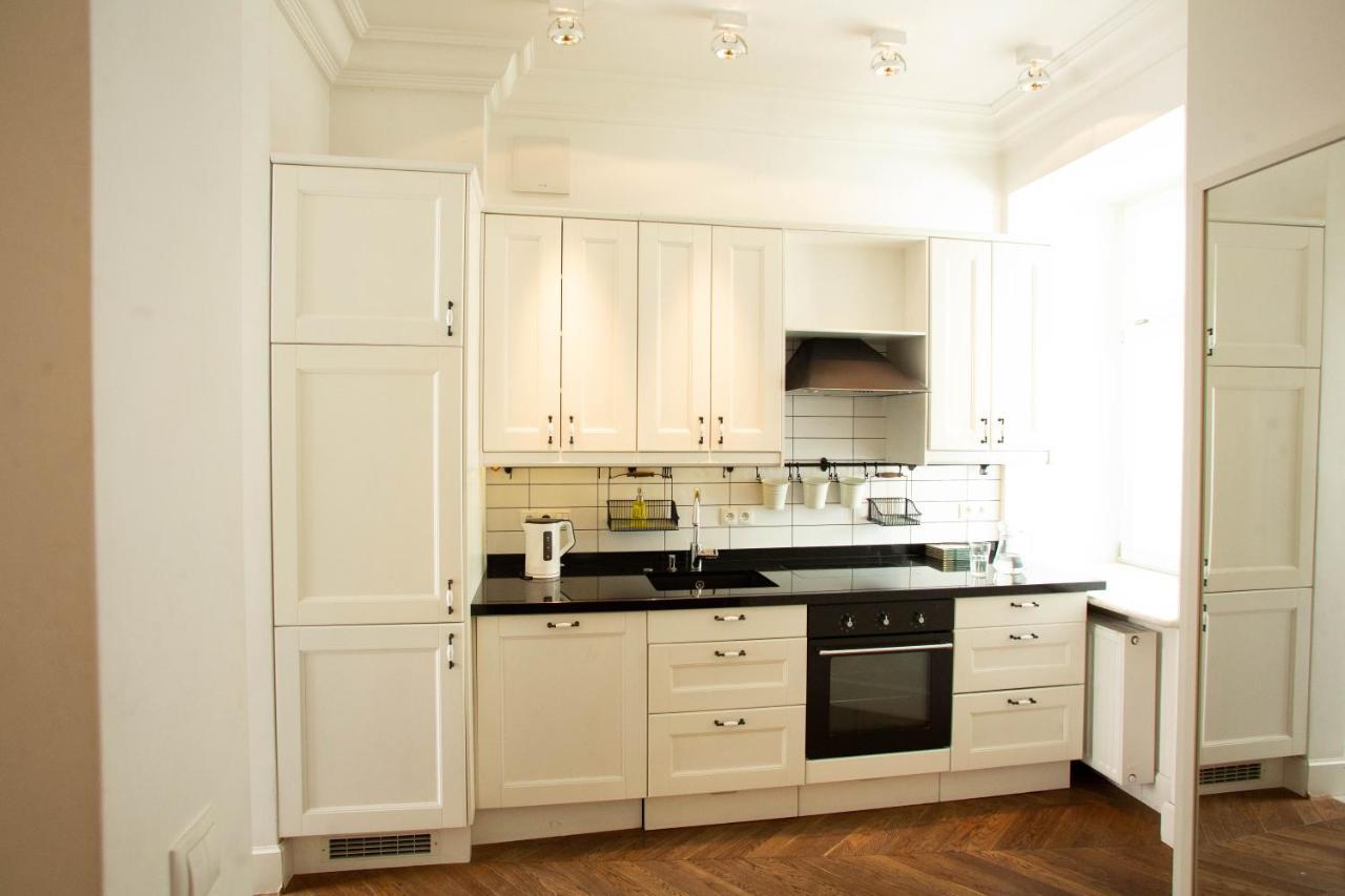 City Center - Golden Apartments - Dobr11A Варшава Екстериор снимка