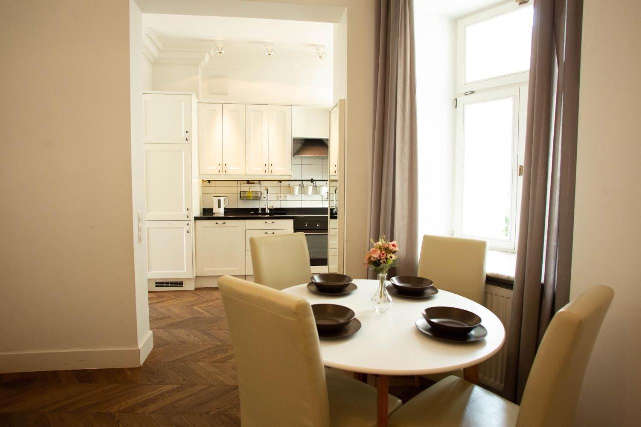 City Center - Golden Apartments - Dobr11A Варшава Екстериор снимка