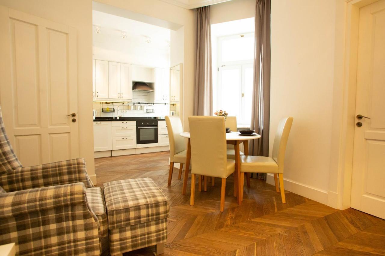 City Center - Golden Apartments - Dobr11A Варшава Екстериор снимка