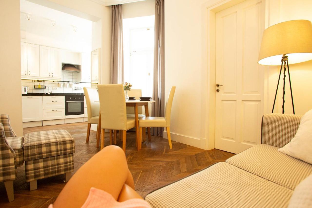 City Center - Golden Apartments - Dobr11A Варшава Екстериор снимка